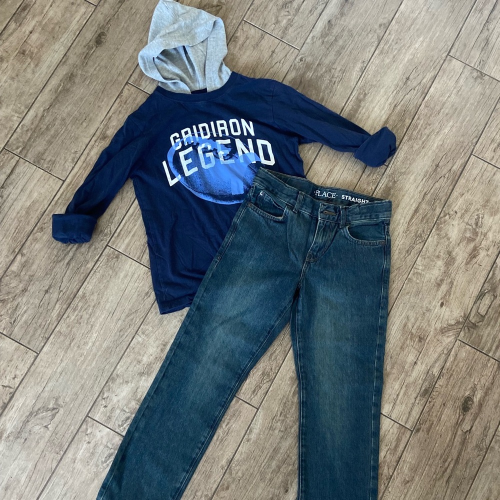 The Place Long Sleeve Graphic Hoodie NWOT & The Place Straight Jeans NWT OUTFIT